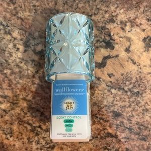 “Sea Glass Design” 24/7 Light-Up Scent Control Wallflowers Fragrance Plug, NWTag